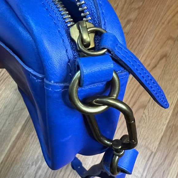 Madewell Mini Carabiner Crossbody Bag Purse, Electric Blue Cow Leather - Picture 7 of 12